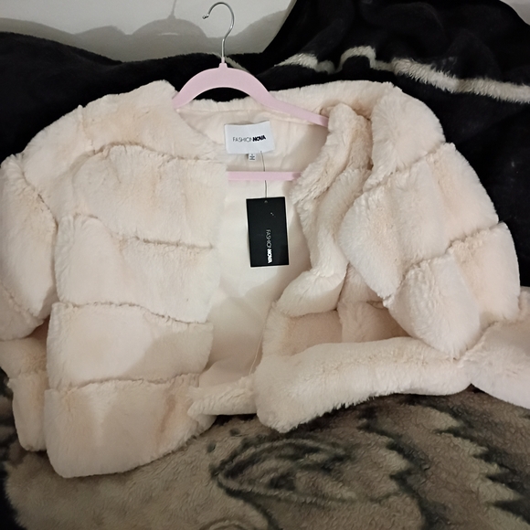 Fashion Nova Jackets & Blazers - Fashion Nova Soft Cream Faux Fur Coat